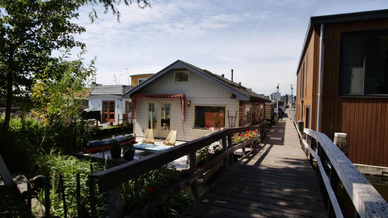 Houseboat Apartment With Water Terrace, Free Parking, Free Bikes & Fast Wifi Amesterdão Exterior foto